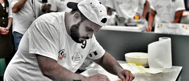 Campionato nazionale pizzaioli, nuova vittoria per il vibonese Francesco Fortuna