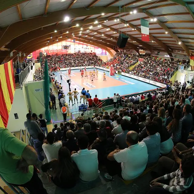 Falsa partenza per la Tonno Callipo, al PalaValentia la Lube passa in 4 set (VIDEO)