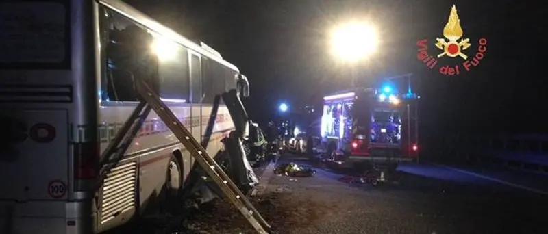Incidente in autostrada: morta una donna di Vibo Valentia