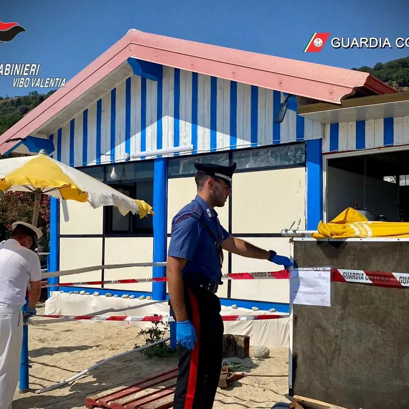 Nicotera Marina: sigilli e sanzioni per ristorante abusivo in spiaggia - Video