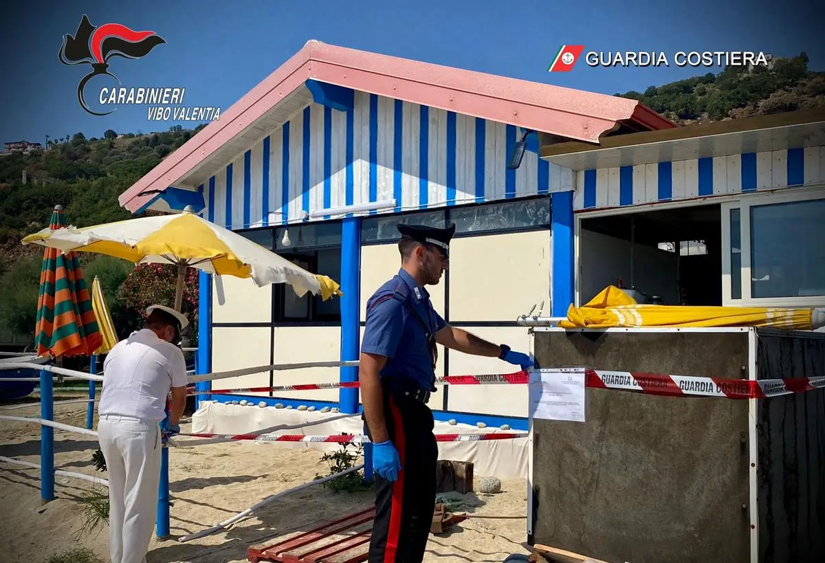 Nicotera Marina: sigilli e sanzioni per ristorante abusivo in spiaggia - Video