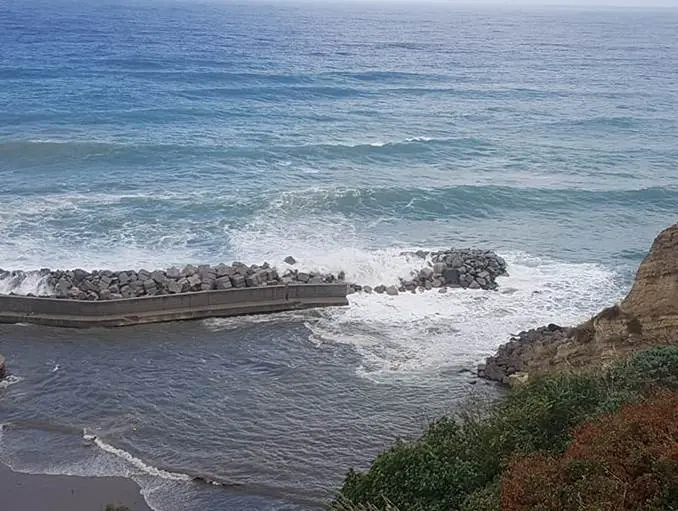 Pizzo Calabro: crolla parte del molo alla Seggiola