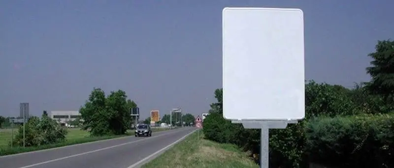 Impianti pubblicitari e Comune di Vibo, la confusione regna sovrana