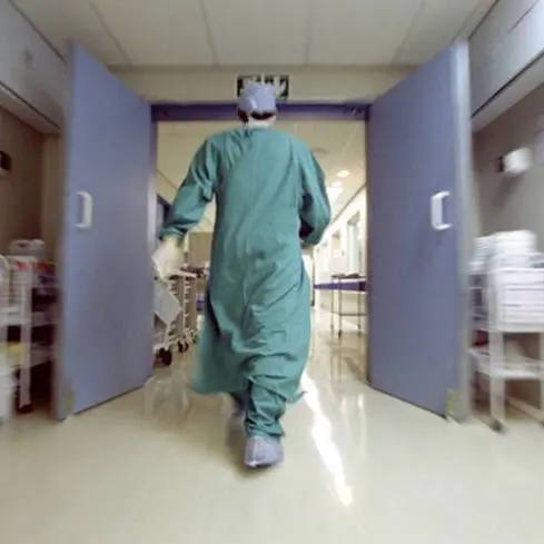 Medici cubani, l’Asp di Vibo rinnova 10 contratti per altri 6 mesi: 450mila\u00A0euro per garantire la copertura di reparti e servizi\n