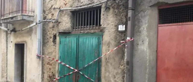 Cede il pavimento di casa, grave un’anziana nel Vibonese