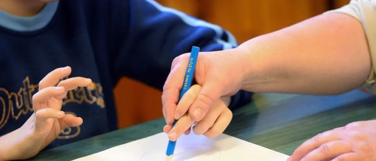 Tropea, il Comune riaffida il servizio di assistenza per i bimbi disabili a scuola dopo un errore nel calcolo delle offerte