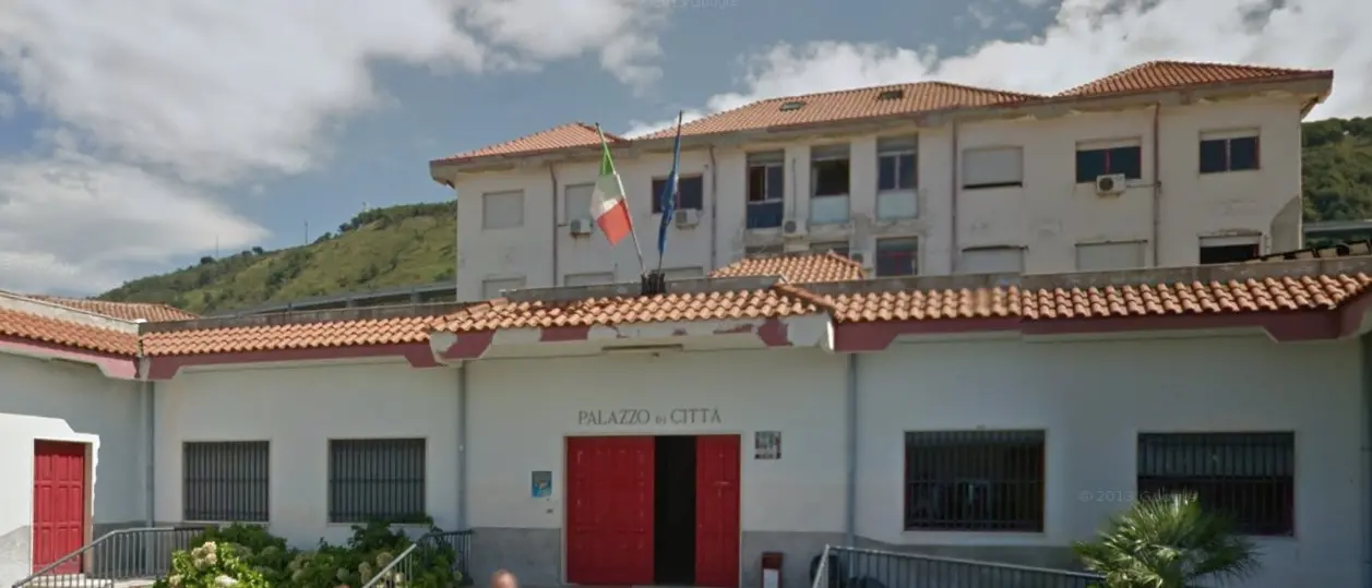 Comunali a Pizzo, scontro nel centrosinistra: Lebrino (Psi) a valanga sul Pd