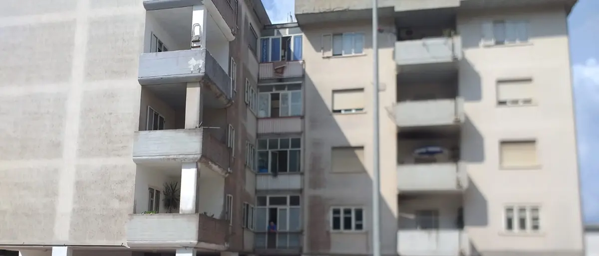 Emergenza in via De Gasperi a Vibo, cittadini senz’acqua in casa da giorni: «Aiutateci»