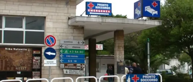 Vibo, Ortopedia a rischio chiusura per «grave carenza di personale». Dall’Asp un altro bando