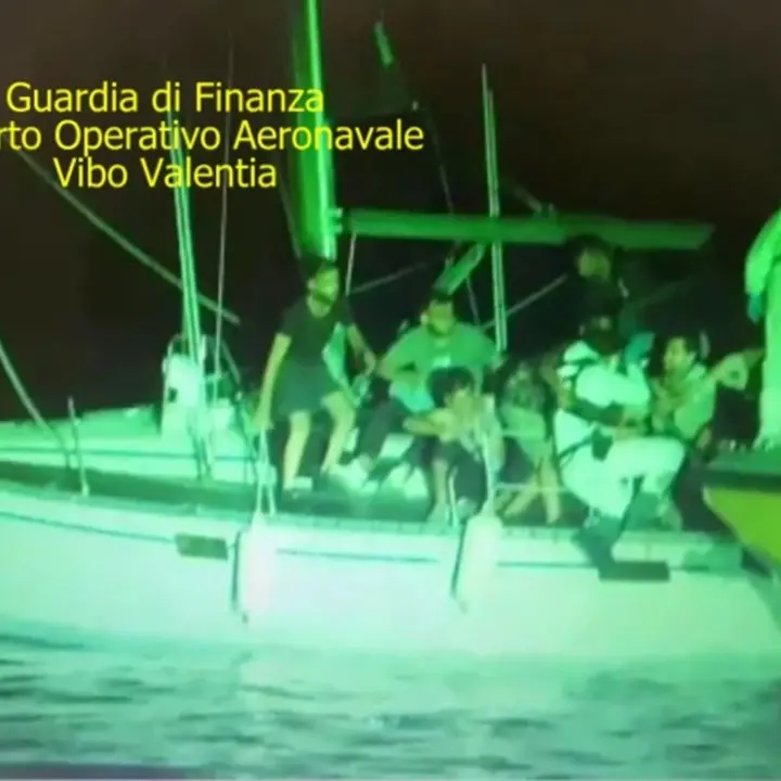 Non si fermano gli sbarchi in Calabria, in 2 giorni giunti nel Crotonese quasi 700 migranti