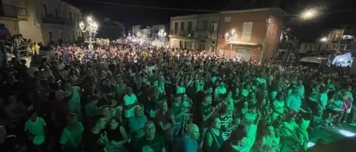 Sant’Onofrio, successo per il concerto del cantautore calabrese Cosimo Papandrea