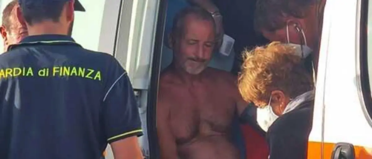 Peschereccio affonda al largo di Capo Vaticano, equipaggio salvato