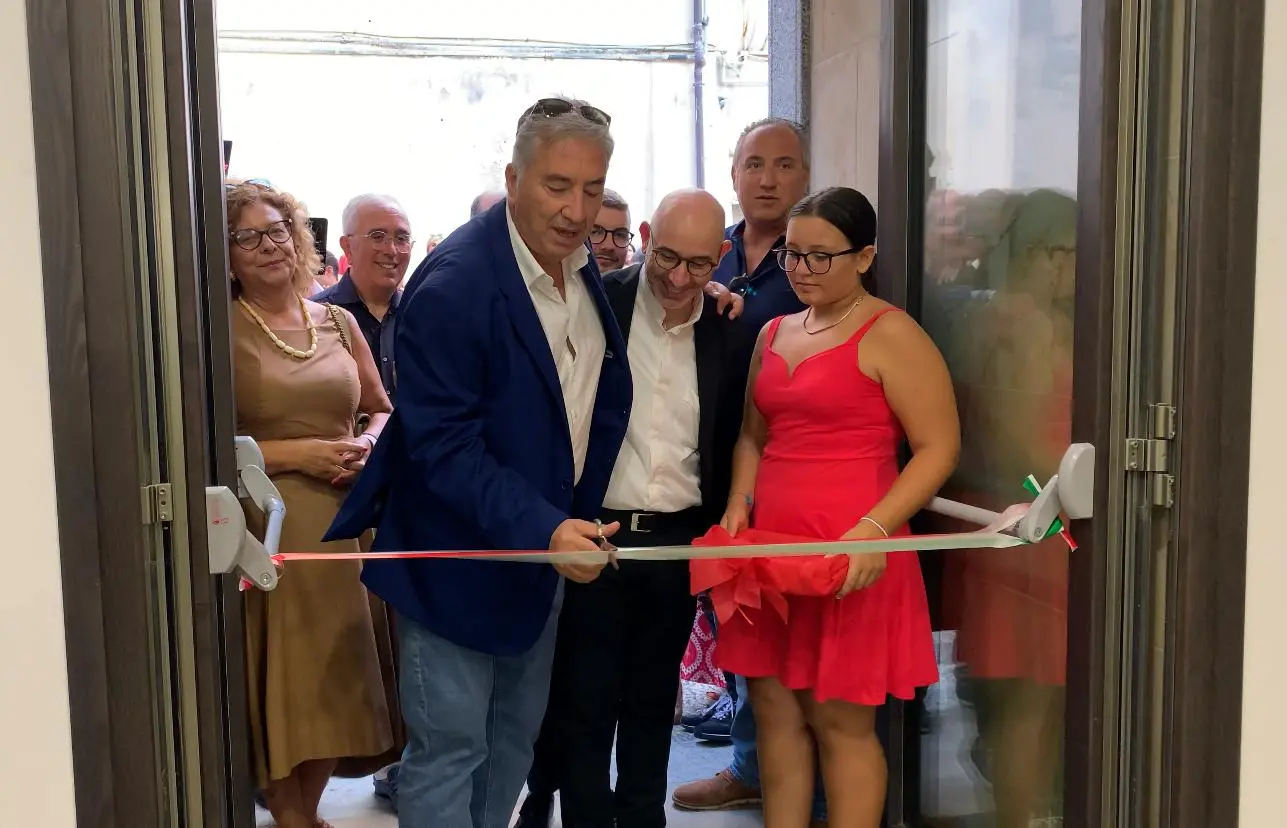 Pizzo, un successo l'inaugurazione del Palazzo della Cultura