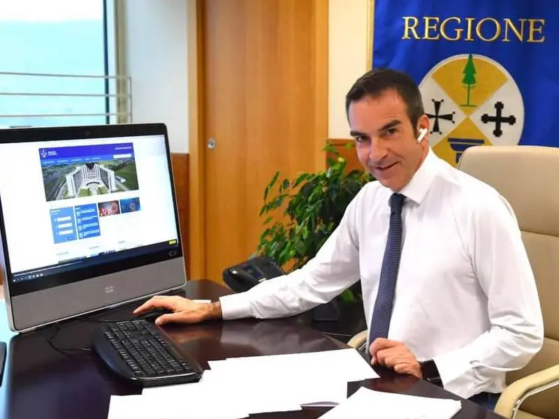 Inchiesta per corruzione, Roberto Occhiuto deposita indagini difensive: focus su incarichi e rimborsi