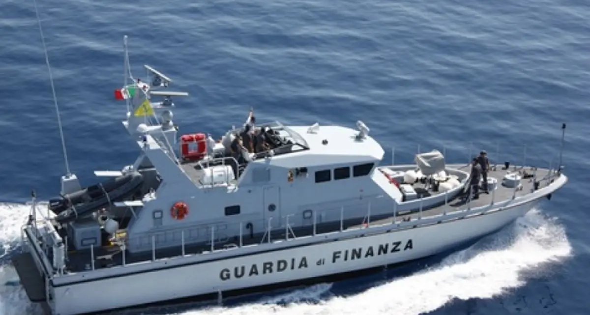 Legalità e presidio del mare,\u00A0Guardia di Finanza e Provincia di Vibo insieme per raccontare il comparto aeronavale\n