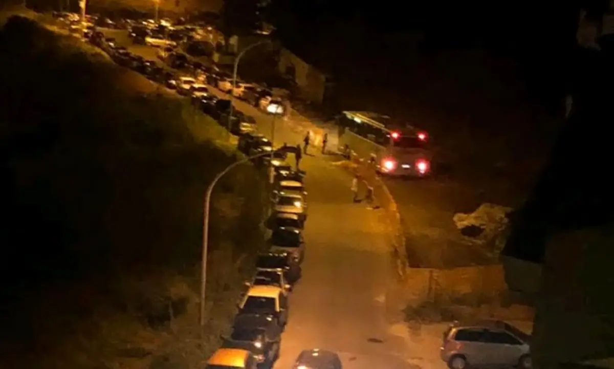 Pizzo e quei parcheggi selvaggi in contrada Parrera: «Ostaggio di un'organizzazione viaria inesistente»