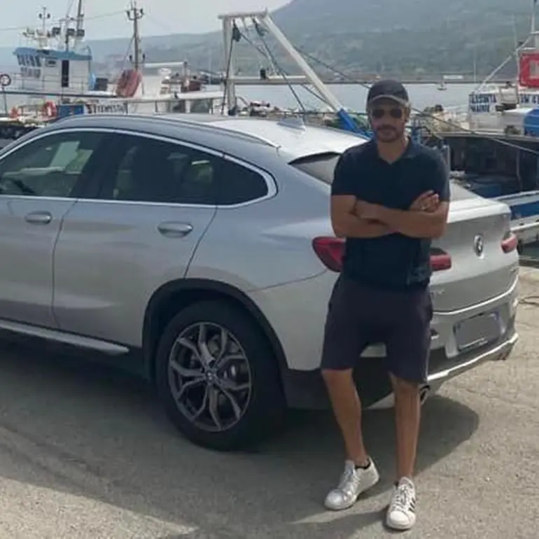 Giuseppe Zeno posta la foto con cui ricorda il suo passato a Vibo Marina