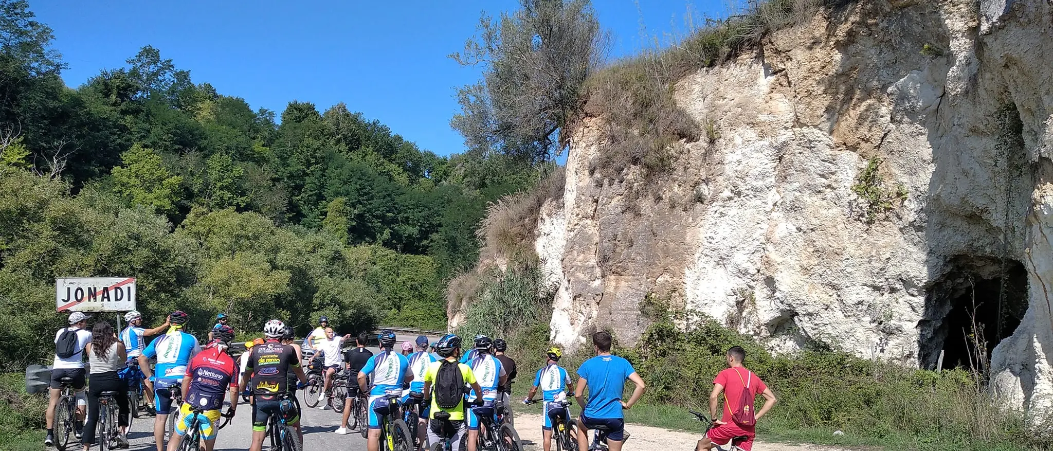 La “Jonadi in bici” centra l’obiettivo di promuovere il ciclismo e il territorio