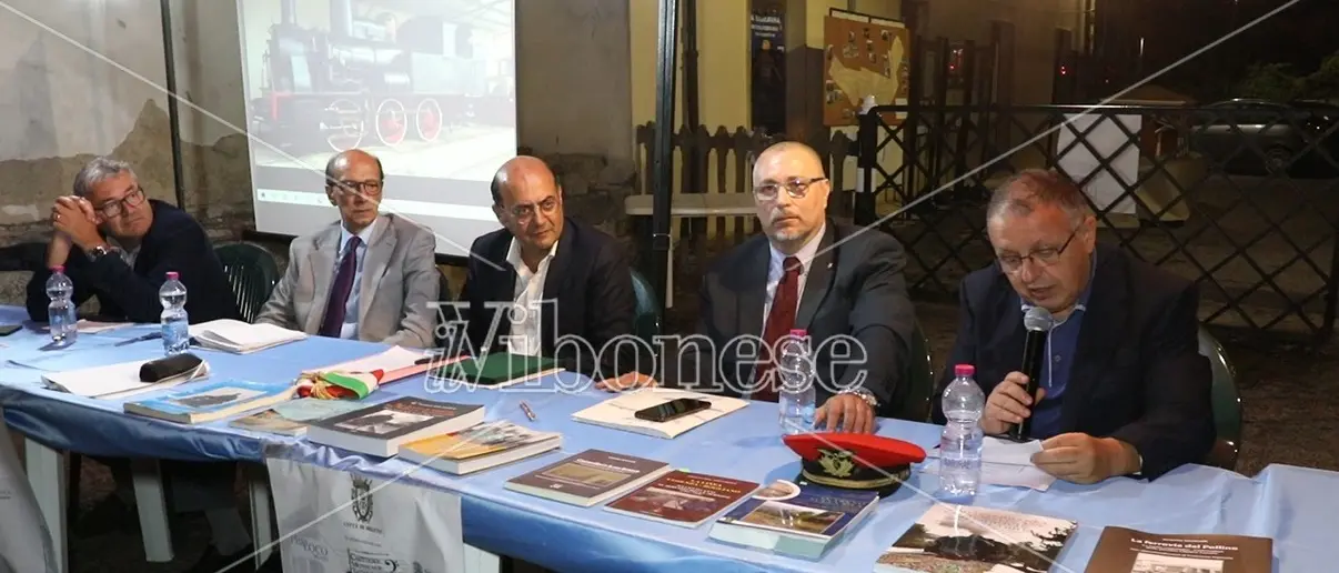 Mileto rende omaggio alla storia delle Ferrovie Calabro Lucane con l’intitolazione di un piazzale -Video