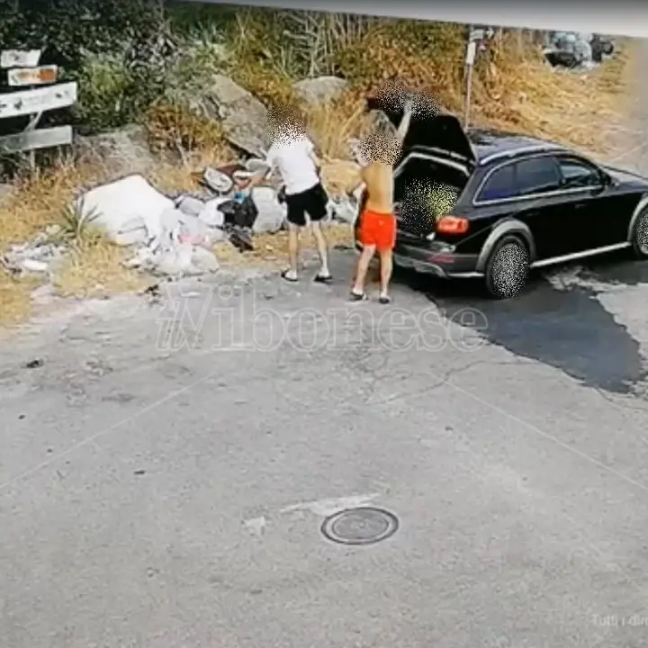Ricadi: le foto trappole incastrano gli autori dello scempio ambientale - Video