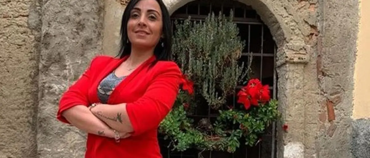 Concerto di Teresa Merante vietato, il lido di Bivona che aveva organizzato: «Un errore che ci aiuterà a crescere, crediamo nella legalità»