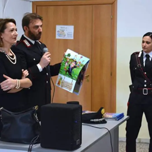 “Non solo smartphone”: i carabinieri presentano il calendario “a misura” di ragazzi