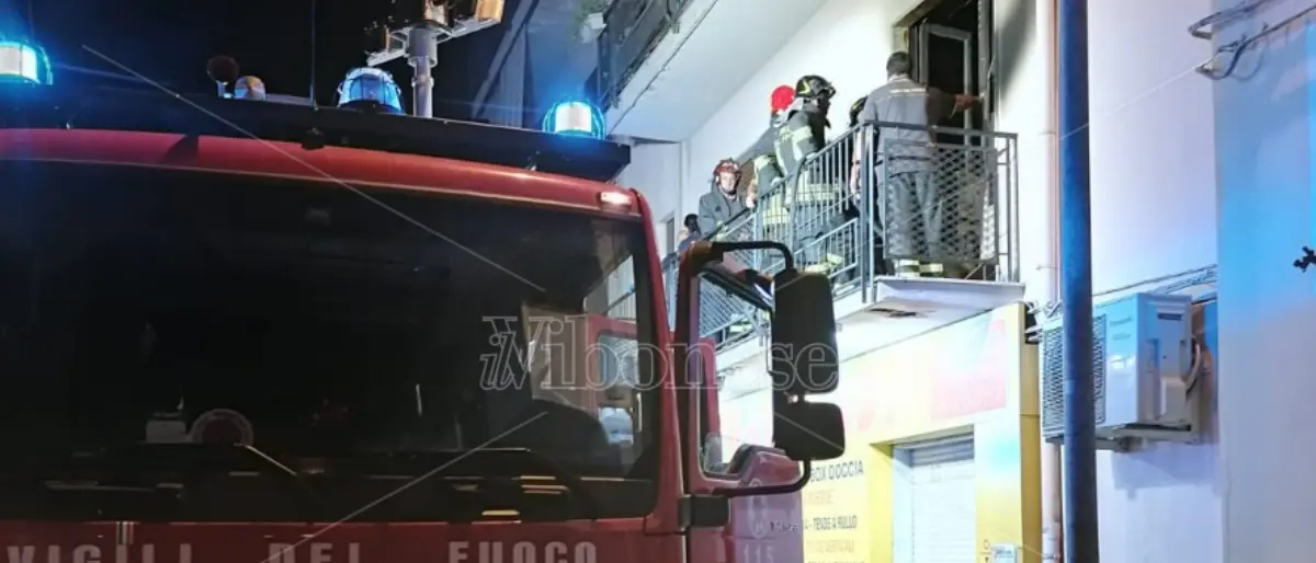 Incendio in un appartamento a Reggio Calabria, trovato morto un anziano
