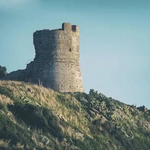 Torre Parnaso nel degrado, Nicotera alla Soprintendenza: «Joppolo la metta in sicurezza»