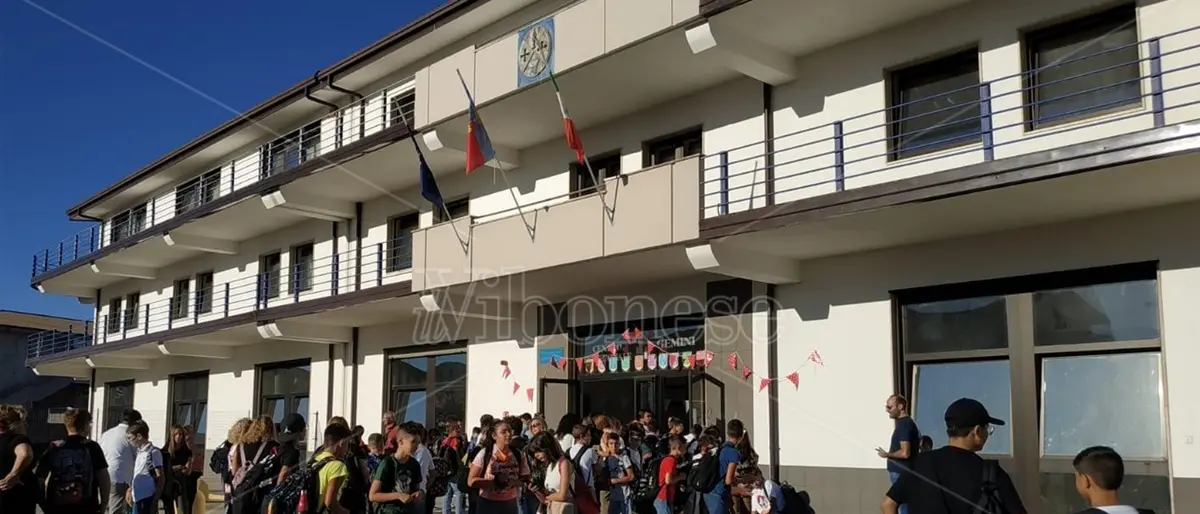 Primo giorno di scuola a Vibo Valentia, tra gioia e caos - Video