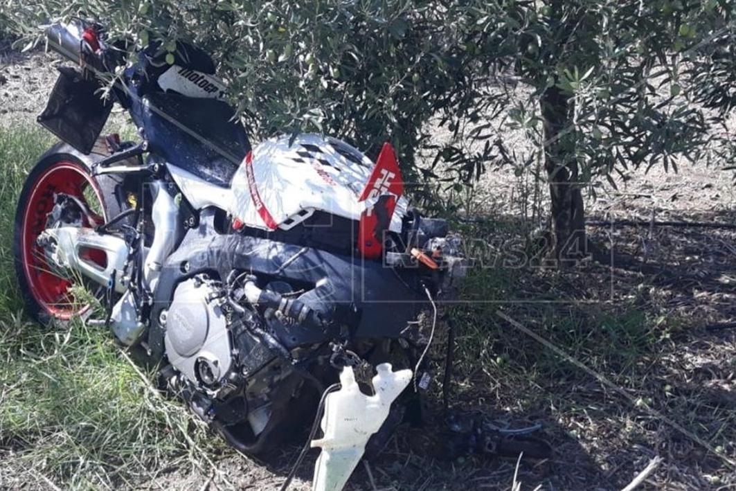 Tragico scontro tra un’auto e una moto nel Cosentino: un morto e due feriti
