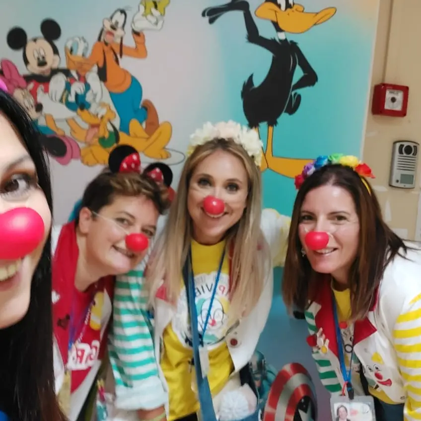 Ospedale di Vibo, i Clown Vip ritornano a fare sorridere i piccoli degenti - Foto