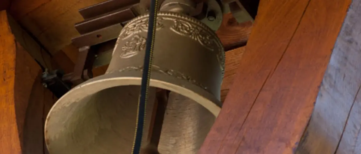 Il caro bollette si abbatte pure sulle chiese: e i parroci spengono le campane