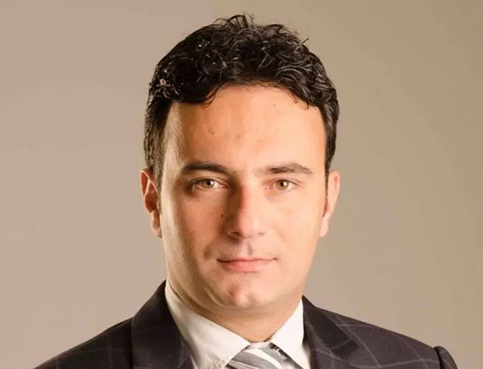 Il vibonese Fausto De Angelis (Lega) verso l'ingresso a Palazzo Madama