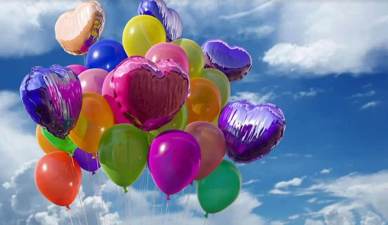 A Polia vietato lanciare palloncini, multe fino a 500 euro. Il sindaco: «Inquinano»