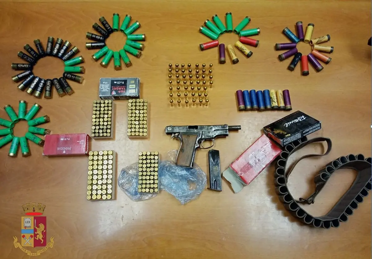 Armi e droga a Tropea: due arresti e una denuncia
