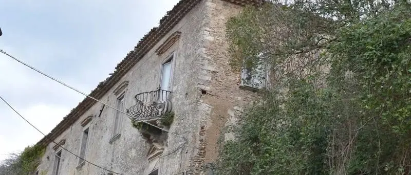 Vibo Valentia, la Provincia prova a \"sbarazzarsi\" ancora di Palazzo Romei: immobile sempre in vendita