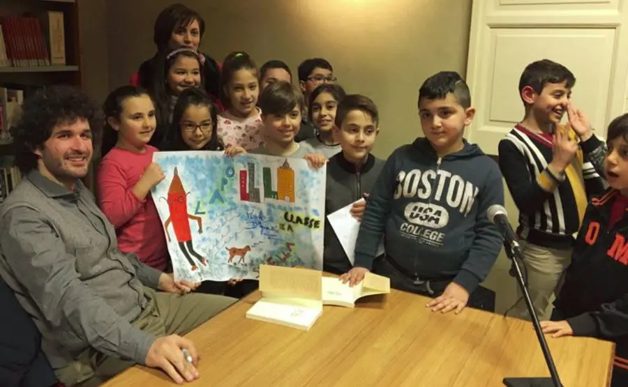“Storia di una matita” conquista i piccoli lettori di Vibo, successo per la presentazione al Sbv