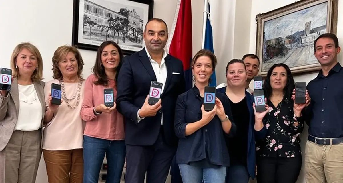 Scuola Vibo, per le famiglie arriva l’app per gestire la mensa e lo scuolabus