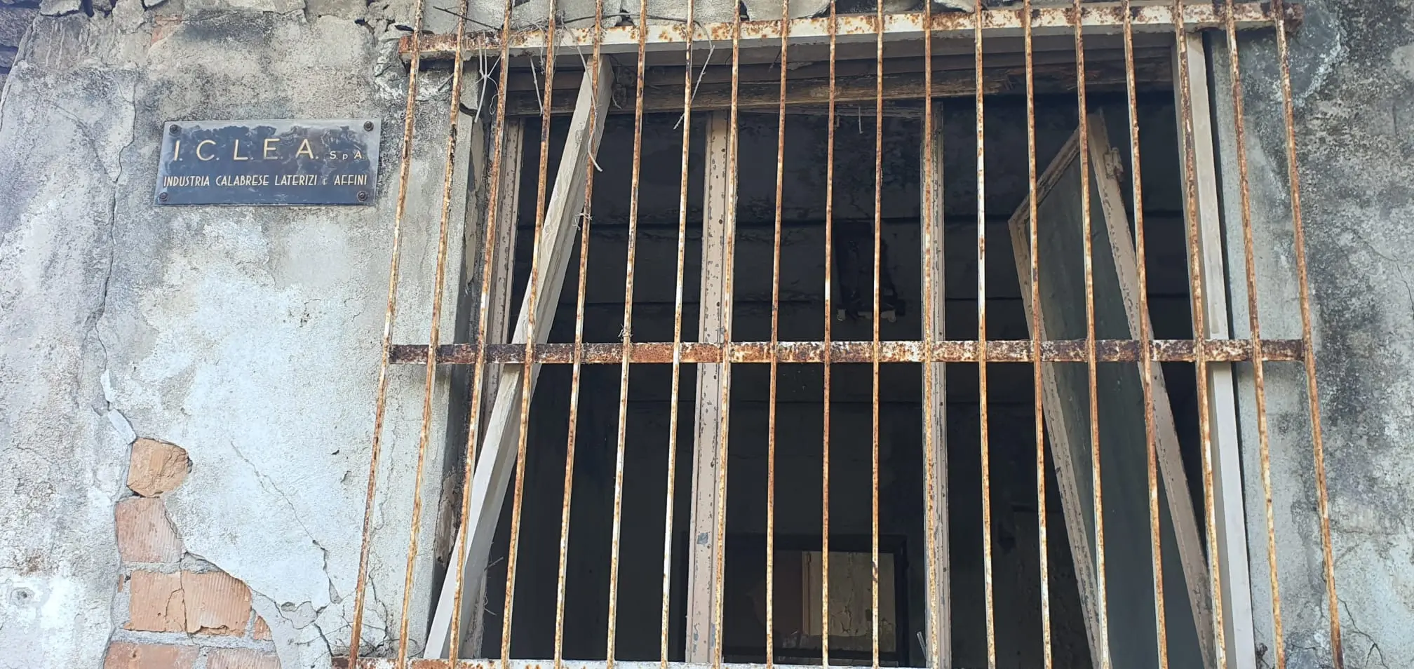 Porto Salvo, l'area industriale del comune di Vibo tra degrado e capannoni abbandonati