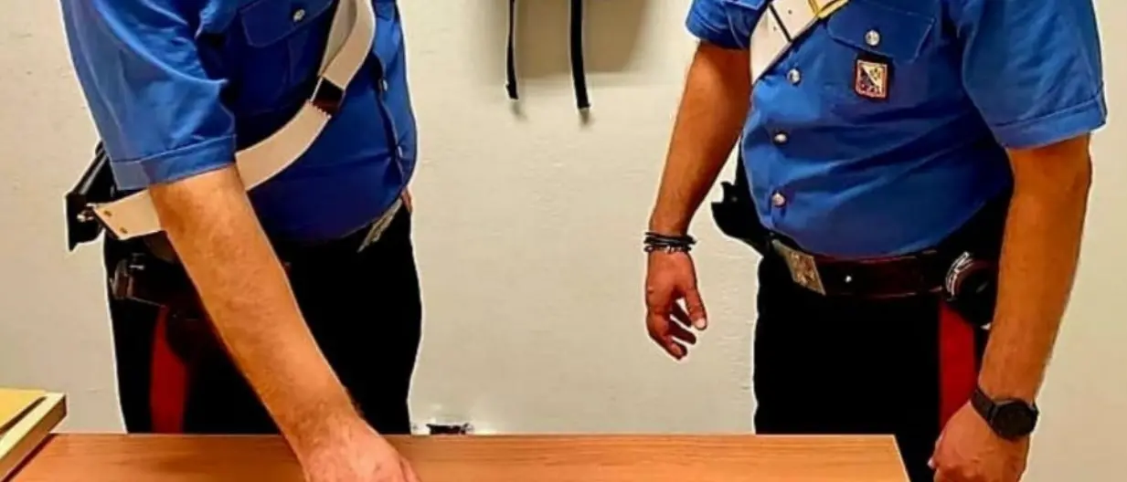 Cirò Marina, tenta di sparare al genero ma la pistola si inceppa: arrestato