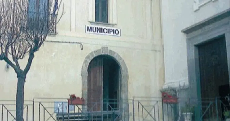 Lavoratori Rsu a Nicotera non pagati e costretti a non fare nulla, la denuncia dello Slai Cobas