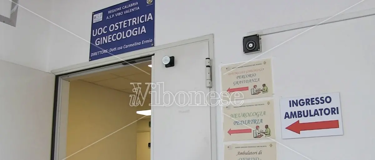 Crolla un controsoffitto allo Jazzolino, Lo Schiavo: «Situazione da Terzo mondo»