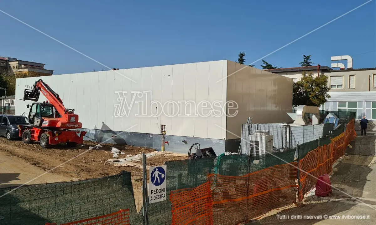 Terapia intensiva Vibo, il nuovo modulo consegnato all'Asp: già effettuato il collaudo