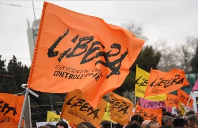 Sparatoria a Vibo: Libera scende in piazza per squarciare il velo dell'omertà
