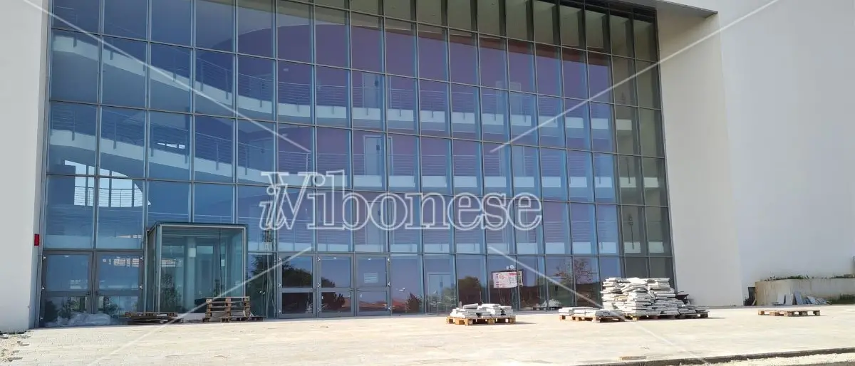 Teatro comunale di Vibo: ancora in attesa degli arredi per terminare l'opera. E i tempi si allungano