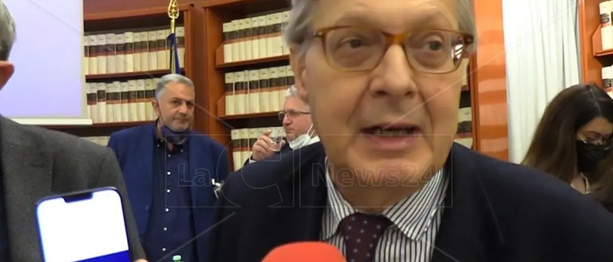 Ponte sullo Stretto, Vittorio Sgarbi: «L’opera non si farà. È una specie di miraggio» – Video