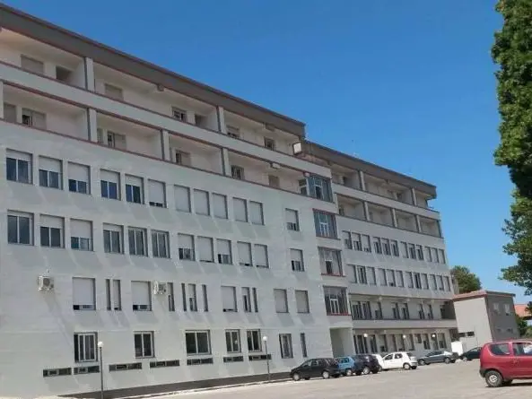 Da Mongiana parte la mobilitazione di sindaci e associazioni per difendere l’ospedale di Serra: «Pronti alla protesta»