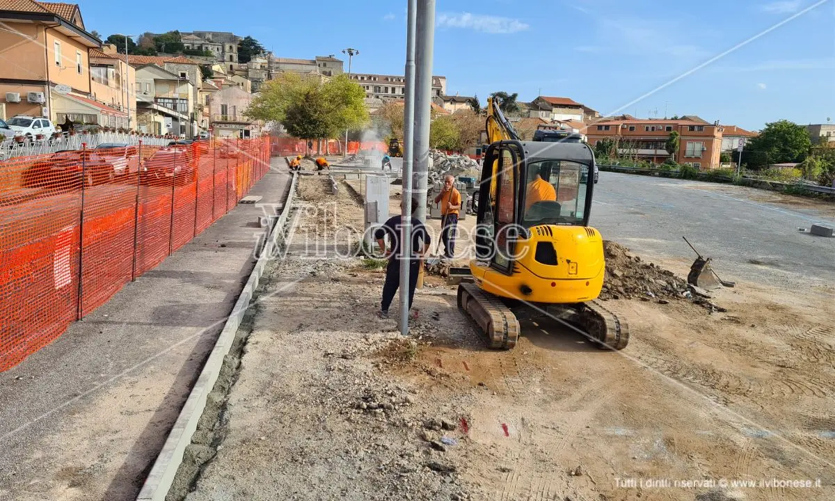 Piazza Spogliatore a Vibo: «A marzo l'inaugurazione del nuovo parcheggio» - Video