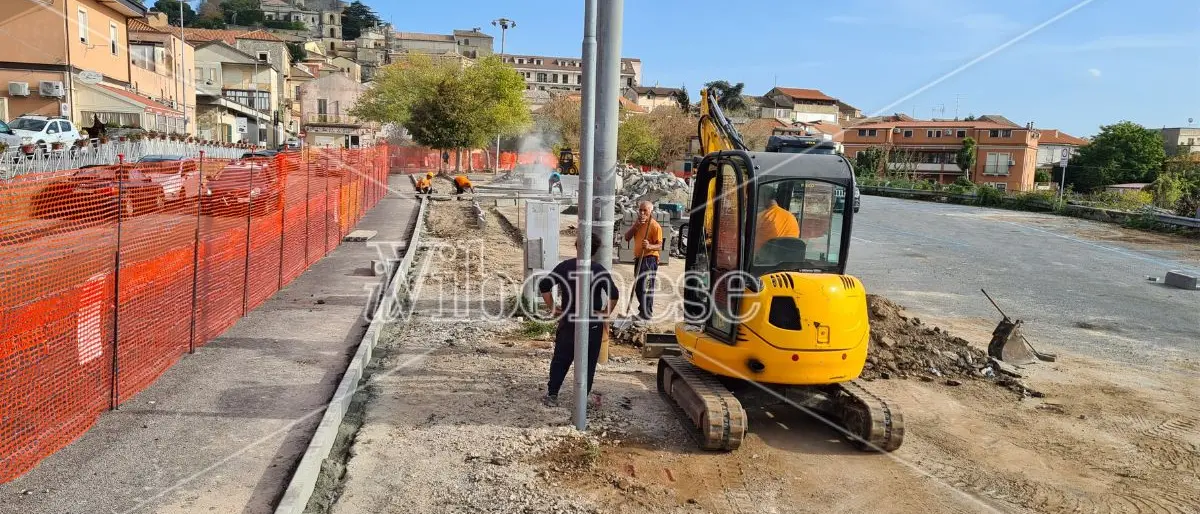 Piazza Spogliatore a Vibo: «A marzo l'inaugurazione del nuovo parcheggio» - Video