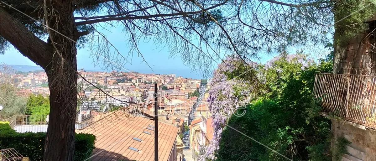 Vibo, l’Osservatorio civico: «Servono servizi o la fuga dei giovani sarà inarrestabile»